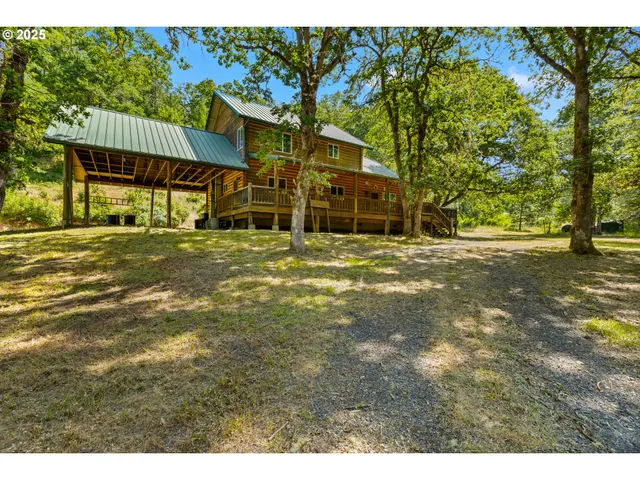 $748,000 | 1470 East Willis Creek Road, Winston, OR 97496