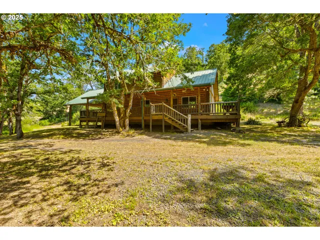 $748,000 | 1470 East Willis Creek Road, Winston, OR 97496