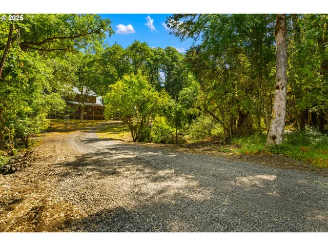 $748,000 | 1470 East Willis Creek Road, Winston, OR 97496