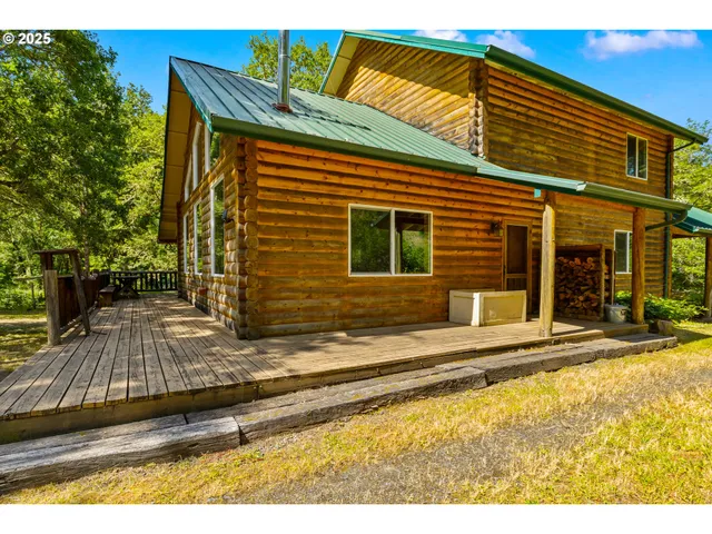 $748,000 | 1470 East Willis Creek Road, Winston, OR 97496