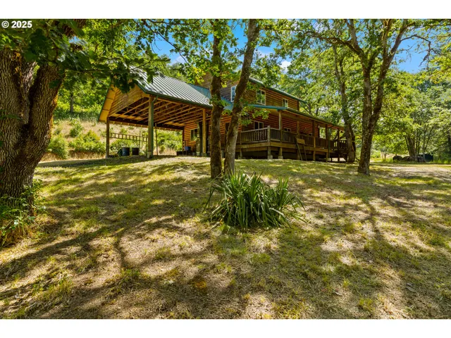 $748,000 | 1470 East Willis Creek Road, Winston, OR 97496