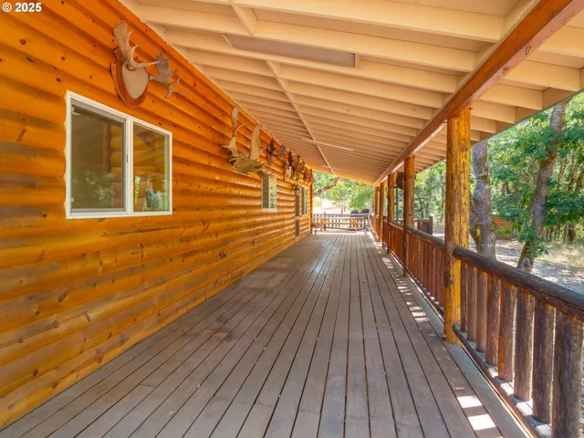 $748,000 | 1470 East Willis Creek Road, Winston, OR 97496