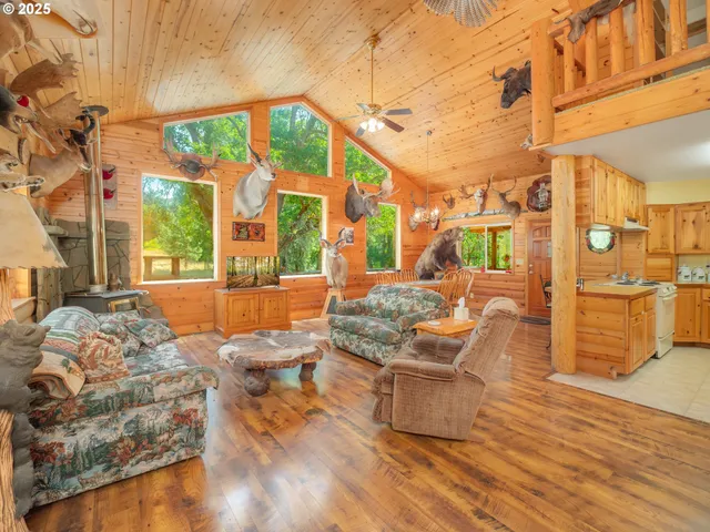 $748,000 | 1470 East Willis Creek Road, Winston, OR 97496