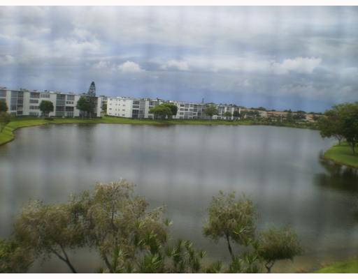 4033 Wolverton East, Unit LUXURY SIZE Boca Raton, FL 33434 - Photo 5 of 13 Additional Photo