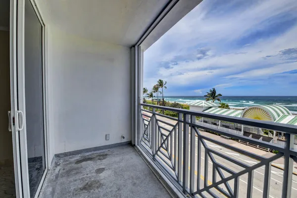$5,700 | 36 South Ocean Boulevard, Unit B3, Delray Beach, FL 33483