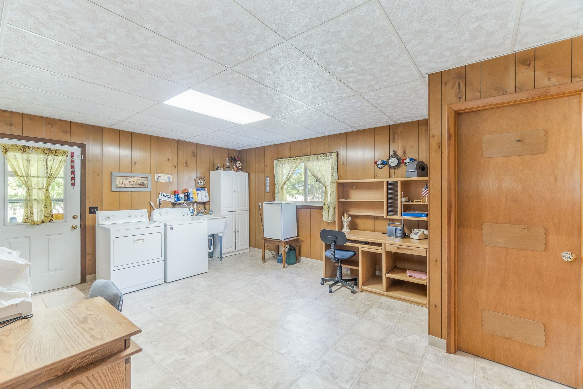8816 South Maple City Road Maple City, MI 49664 - Photo 21 of 28 1900370-20.JPG