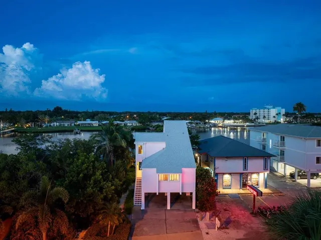 $6,700,000 | 20051 Gulf Boulevard, Indian Shores, FL 33785