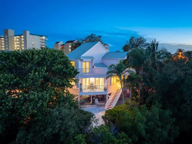 $6,700,000 | 20051 Gulf Boulevard, Indian Shores, FL 33785