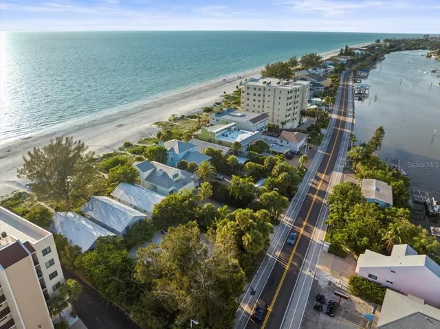 $6,700,000 | 20051 Gulf Boulevard, Indian Shores, FL 33785
