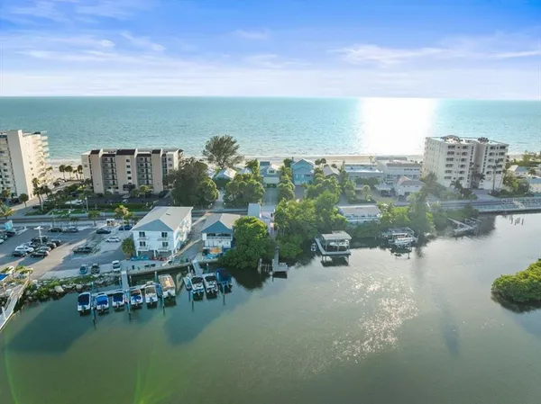 $6,700,000 | 20051 Gulf Boulevard, Indian Shores, FL 33785