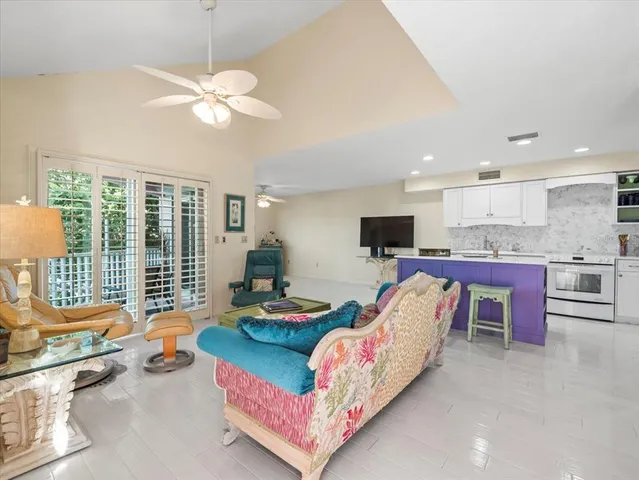 $6,700,000 | 20051 Gulf Boulevard, Indian Shores, FL 33785