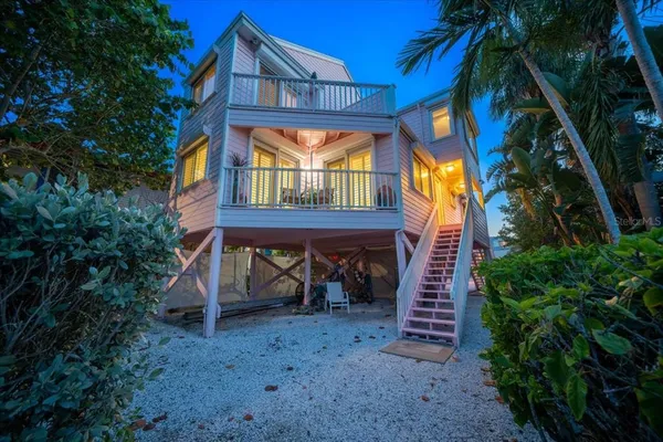 $6,700,000 | 20051 Gulf Boulevard, Indian Shores, FL 33785