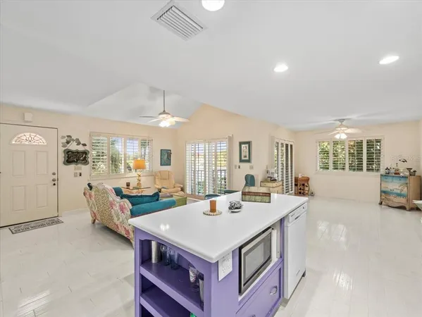 $6,700,000 | 20051 Gulf Boulevard, Indian Shores, FL 33785