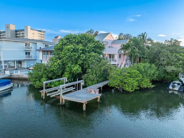 $6,700,000 | 20051 Gulf Boulevard, Indian Shores, FL 33785