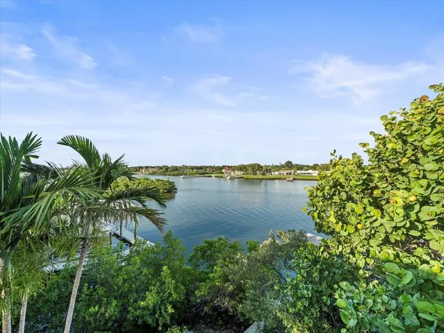 $6,700,000 | 20051 Gulf Boulevard, Indian Shores, FL 33785