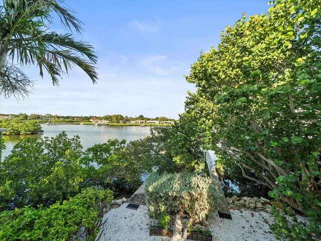 $6,700,000 | 20051 Gulf Boulevard, Indian Shores, FL 33785