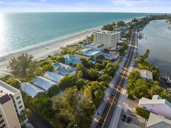 $6,700,000 | 20051 Gulf Boulevard, Indian Shores, FL 33785