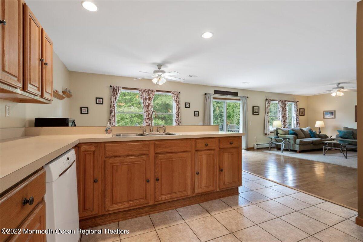 22 Commonwealth Avenue Red Bank, NJ 07701 - Photo 7 of 32 10-22 Commonwealth Ave, Red Bank, NJ-10