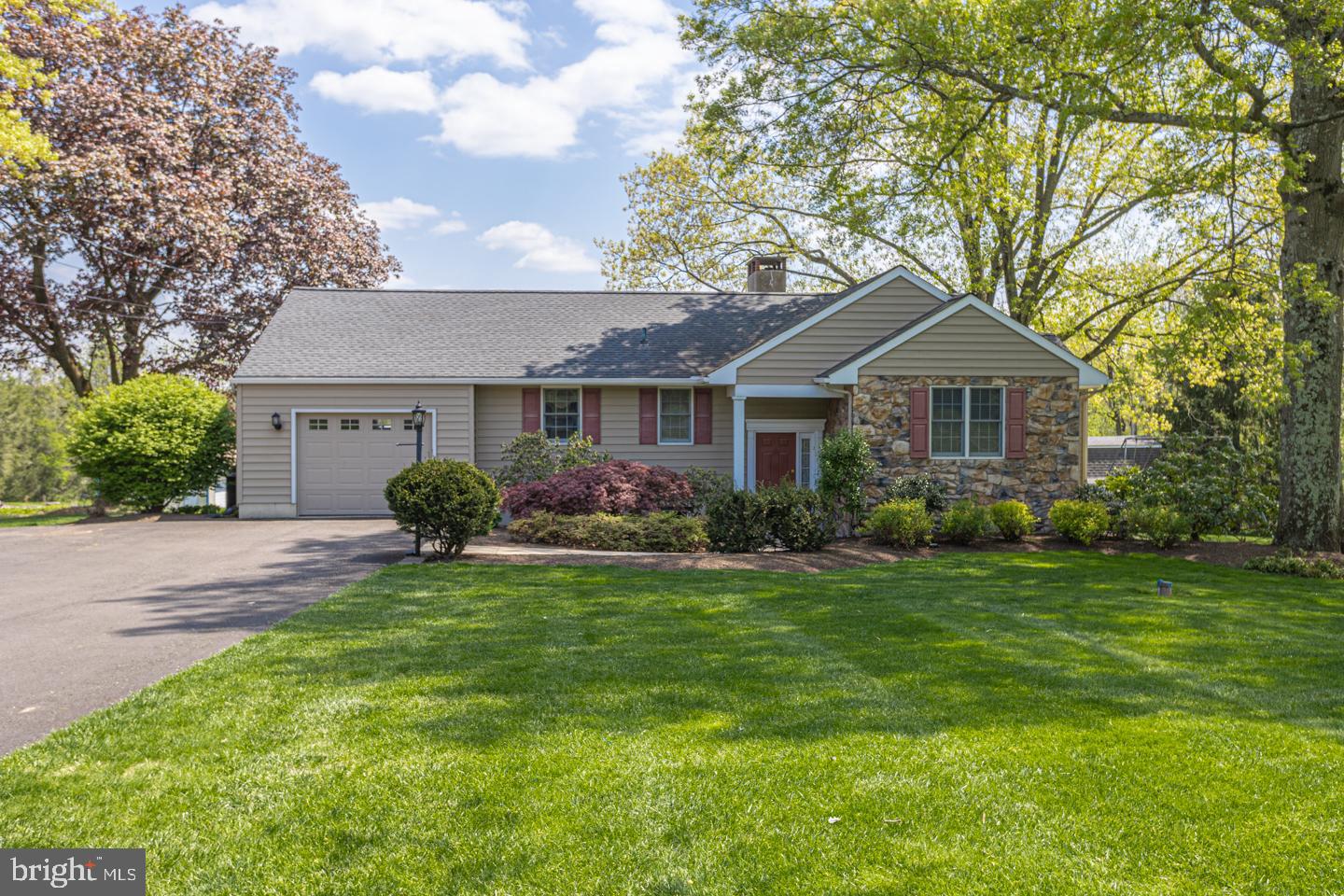 2041 West Rock Road Perkasie, PA 18944 - Photo 1 of 50