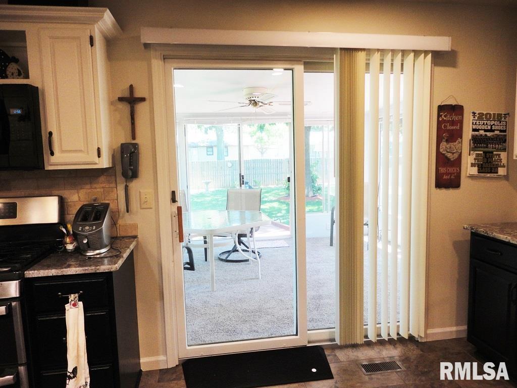 70 Taft Drive Rochester, IL 62563 - Photo 6 of 21