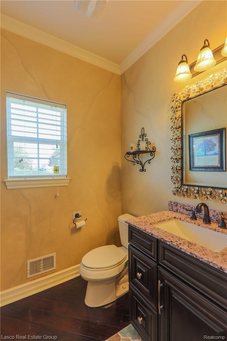 6013 Cook Road Swartz Creek, MI 48473 - Photo 9 of 24 GP8C4941.JPG