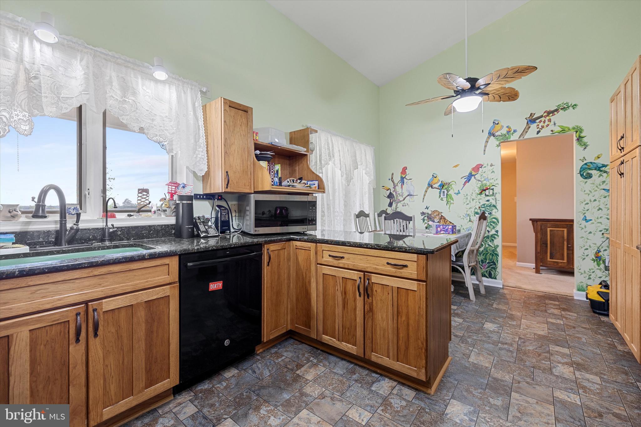 76 Gruber Road Kearneysville, WV 25430 - Photo 15 of 35 Gallery Image 15