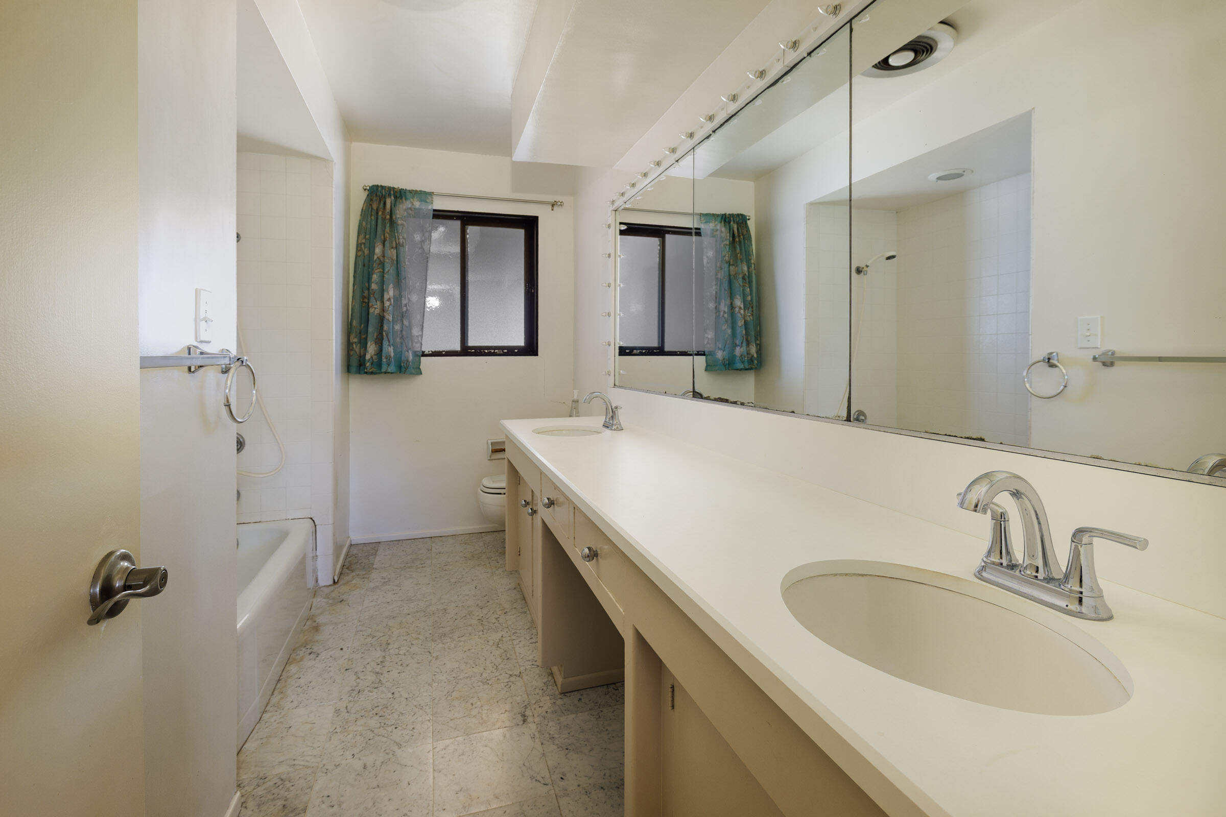 5256 James Road Santa Barbara, CA 93111 - Photo 24 of 36 Hall Bath