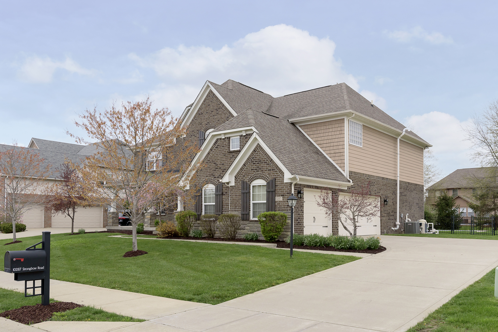 10287 Strongbow Road Fishers, IN 46040 - Photo 6 of 43 Gallery Image 6