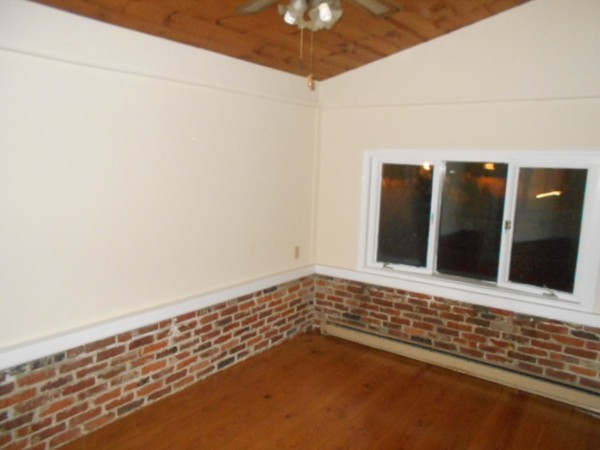 7 Neptune Avenue West Springfield, MA 01089 - Photo 11 of 27