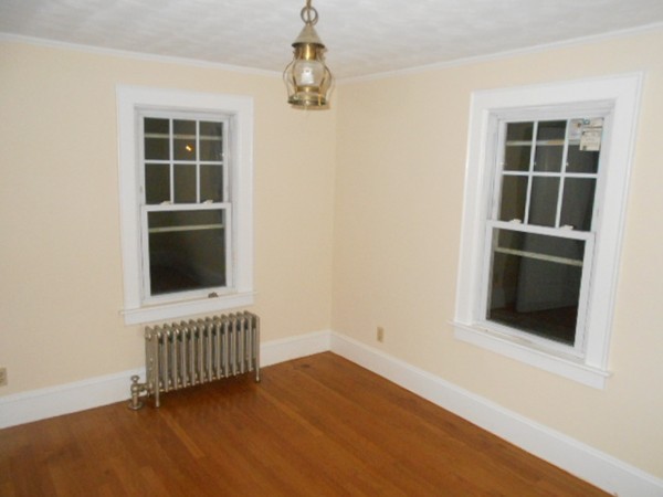 7 Neptune Avenue West Springfield, MA 01089 - Photo 15 of 27