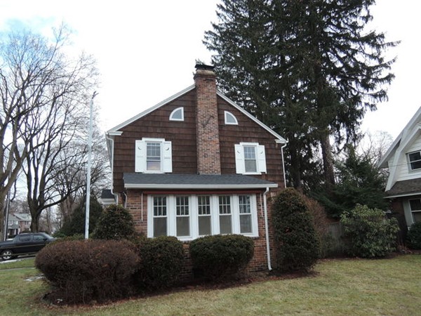 7 Neptune Avenue West Springfield, MA 01089 - Photo 3 of 27