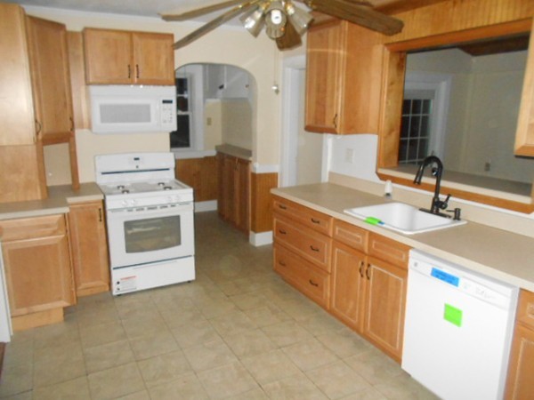 7 Neptune Avenue West Springfield, MA 01089 - Photo 10 of 27