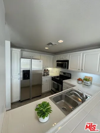 $3,000 | 13200 Pacific Promenade, Unit 341, Playa Vista, CA 90094