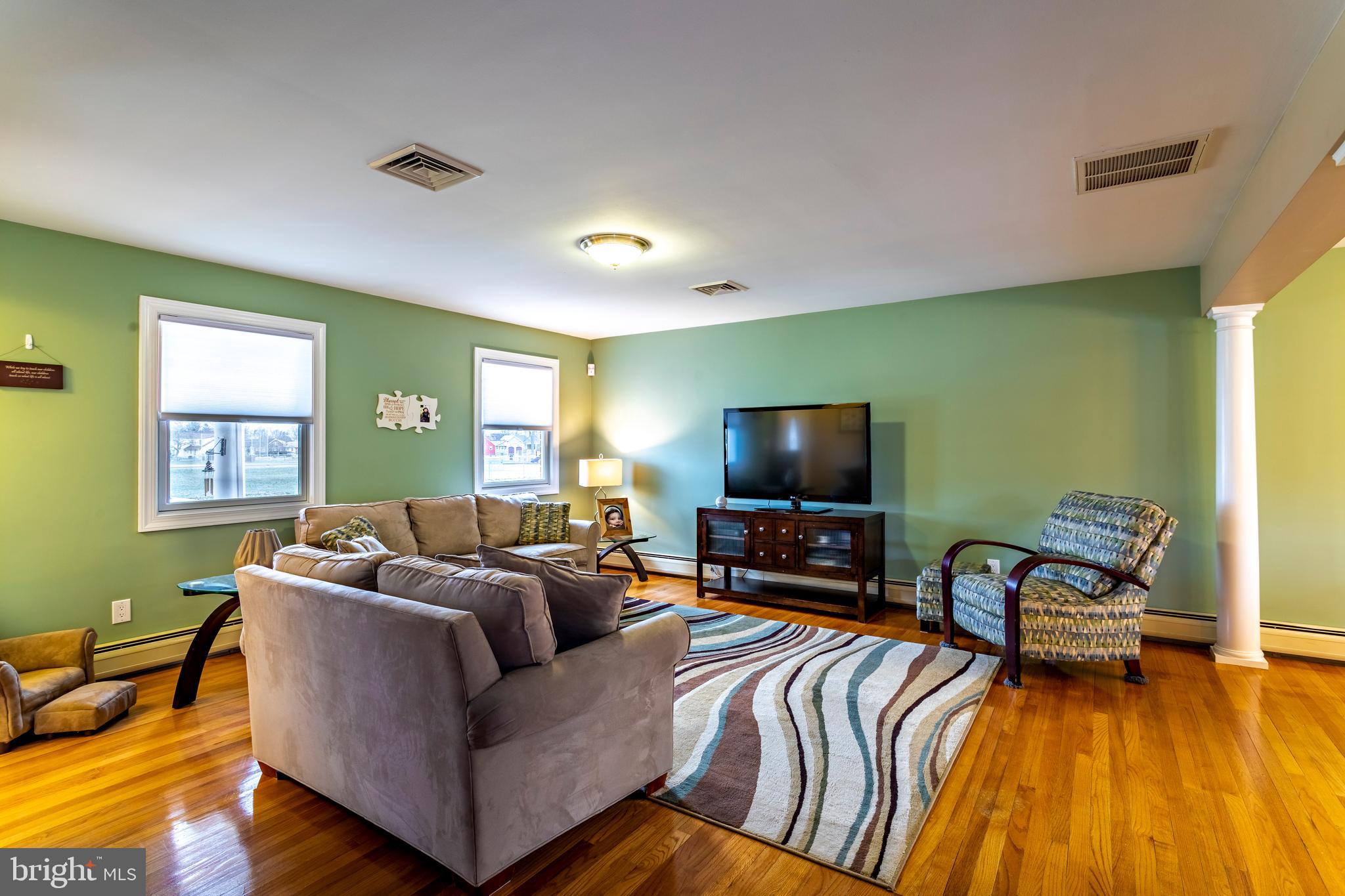 622 West Washington Street Riverside, NJ 08075 - Photo 8 of 46
