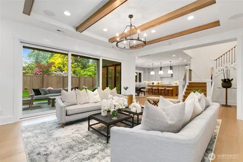 $3,599,950 | 4526 89th Avenue Southeast, Mercer Island, WA 98040