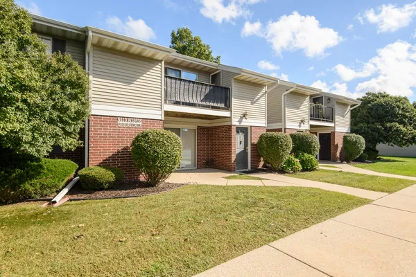$229,900 | N110W16936 Ashbury Circle, Unit 4, Germantown, WI 53022