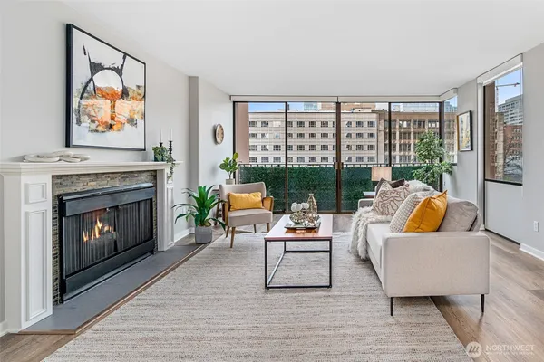 $535,000 | 1120 8th Avenue, Unit 904, Seattle, WA 98101