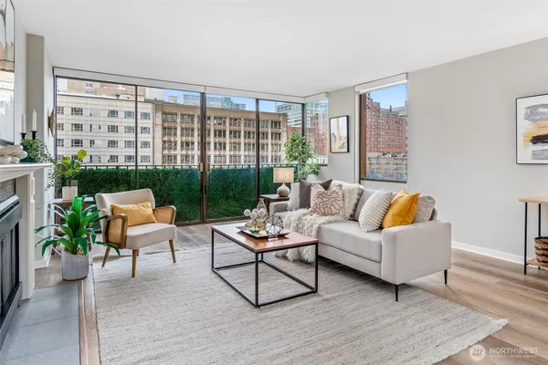 $535,000 | 1120 8th Avenue, Unit 904, Seattle, WA 98101