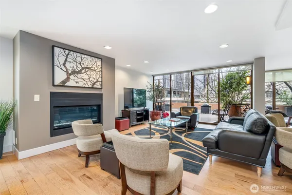 $535,000 | 1120 8th Avenue, Unit 904, Seattle, WA 98101