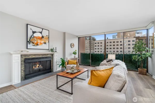 $535,000 | 1120 8th Avenue, Unit 904, Seattle, WA 98101