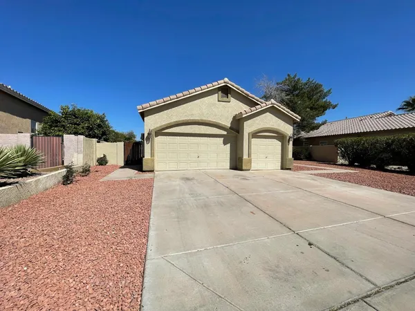 $2,595 | 686 West Del Rio Street, Gilbert, AZ 85233