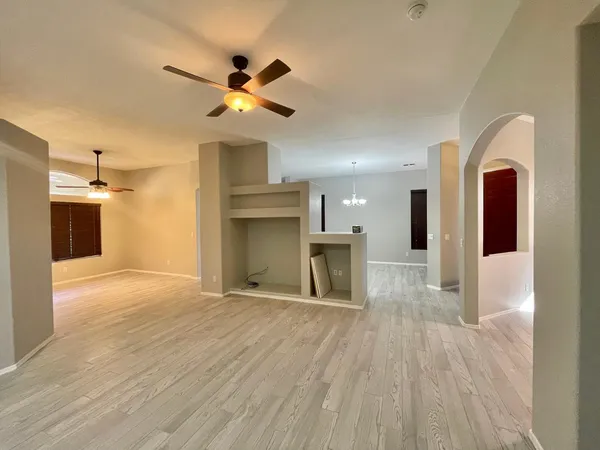 $2,595 | 686 West Del Rio Street, Gilbert, AZ 85233