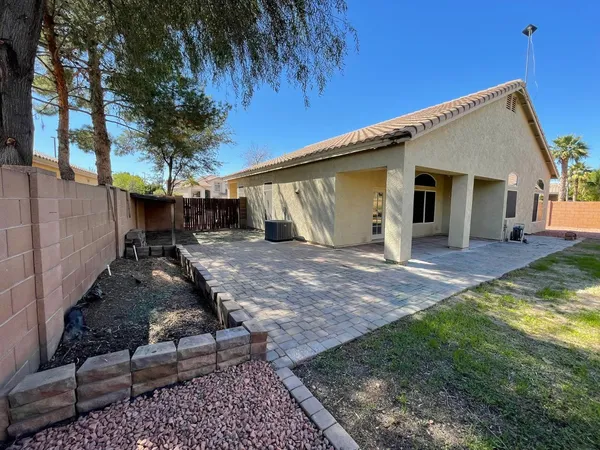 $2,595 | 686 West Del Rio Street, Gilbert, AZ 85233
