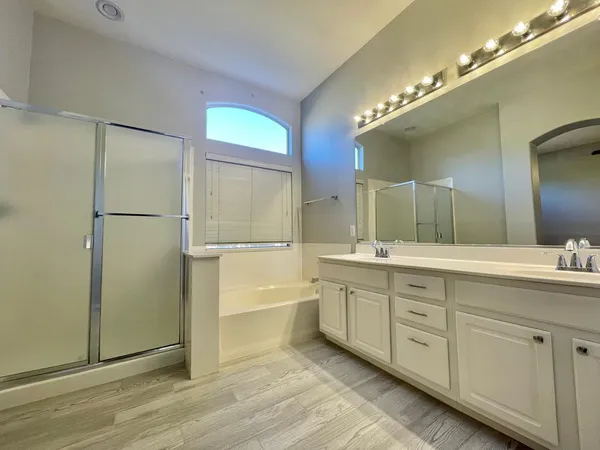 $2,595 | 686 West Del Rio Street, Gilbert, AZ 85233