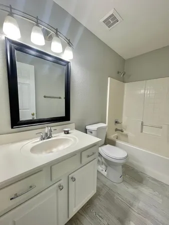 $2,595 | 686 West Del Rio Street, Gilbert, AZ 85233
