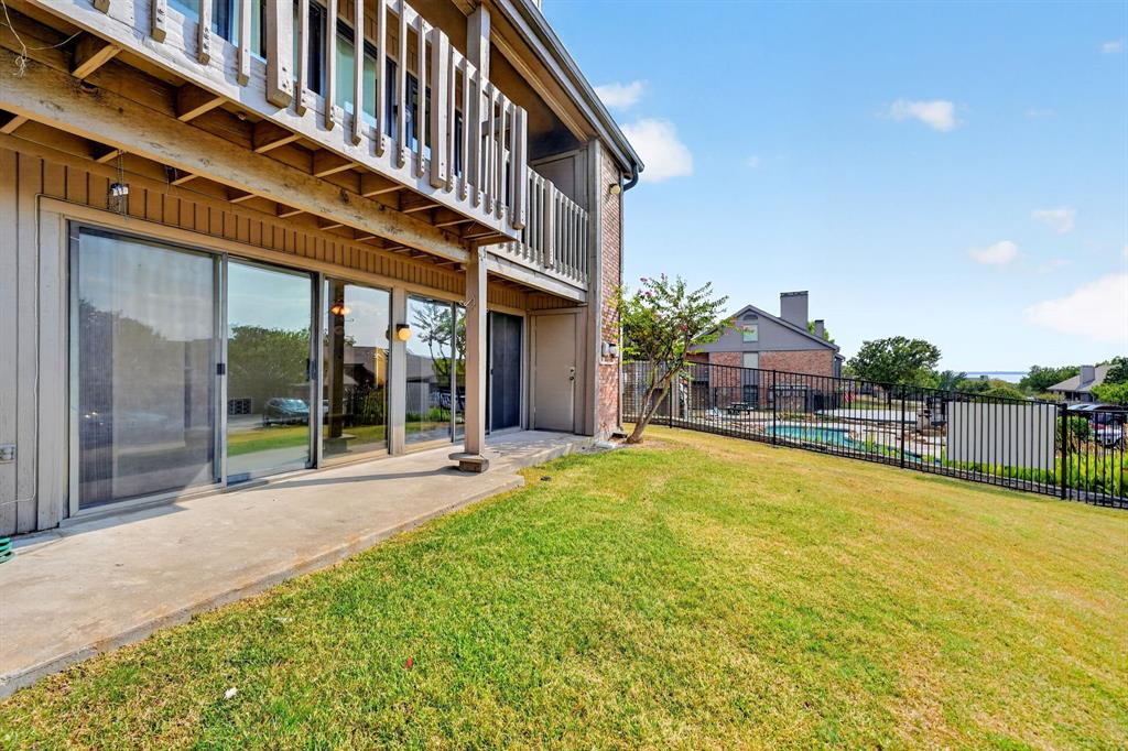 807 Signal Ridge Place Rockwall, TX 75032 - Photo 4 of 13 Backyard