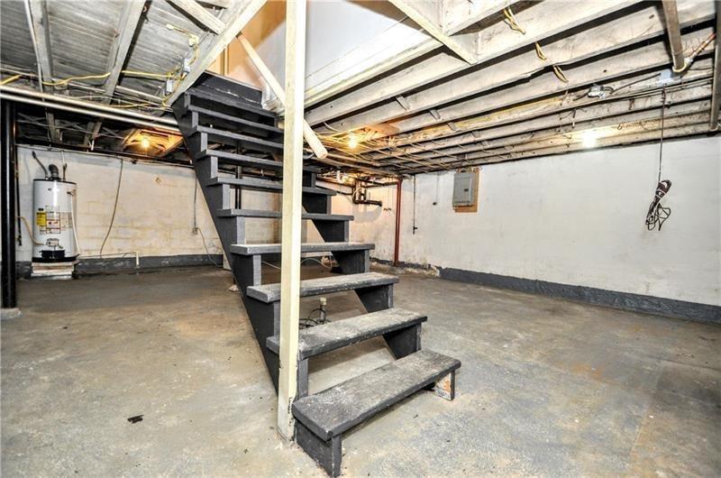 145 East Main Street Monongahela, PA 15063 - Photo 20 of 27 a view of entryway