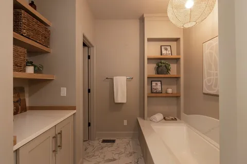 $1,981,585 | 29 Washington Park, Nashville, TN 37205