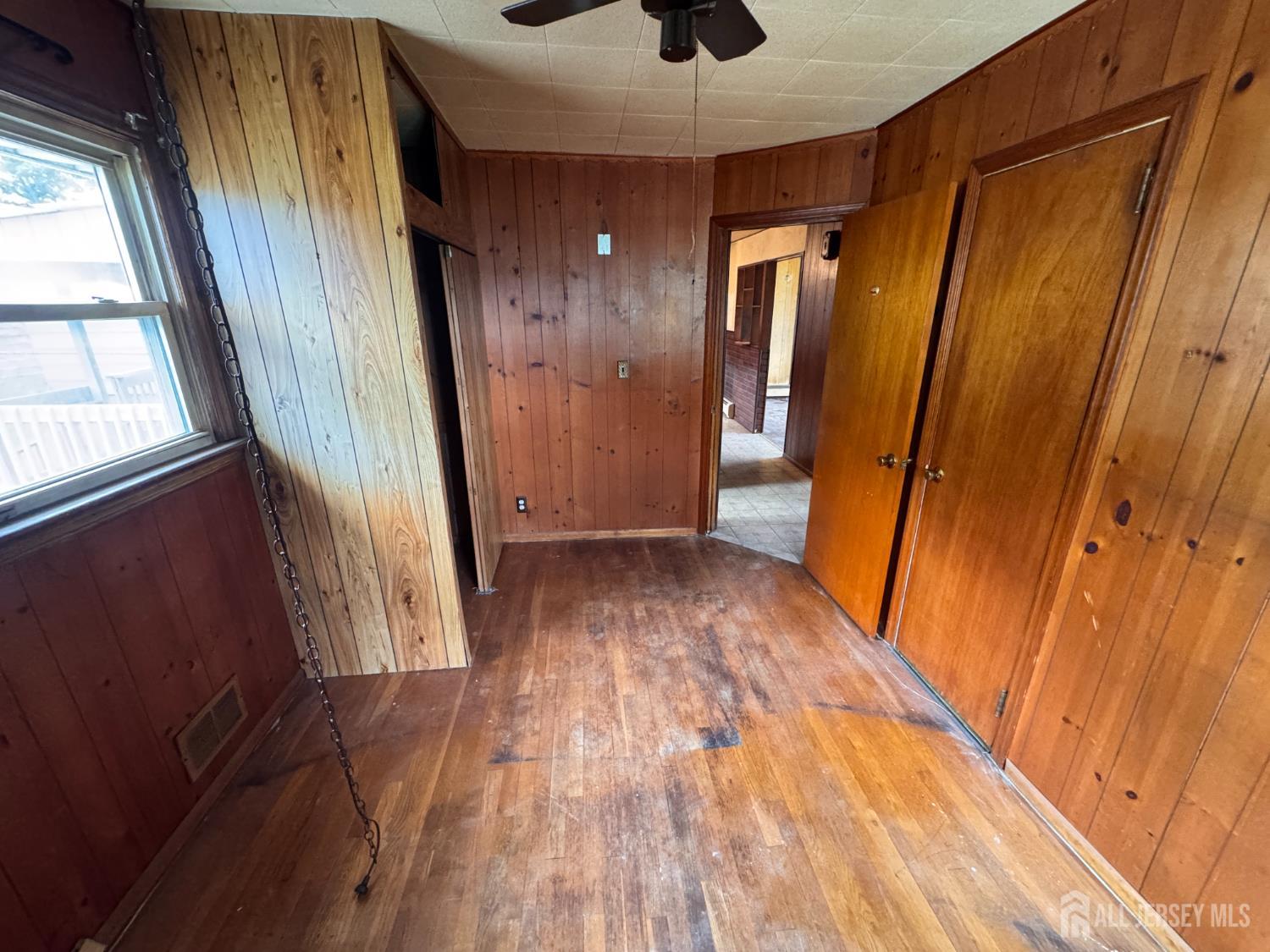 554 Ridgeway Avenue Sayreville, NJ 08879 - Photo 11 of 42