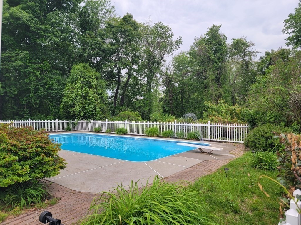 43 Mendon Road Sutton, MA 01590 - Photo 3 of 37 a view of a tennis court